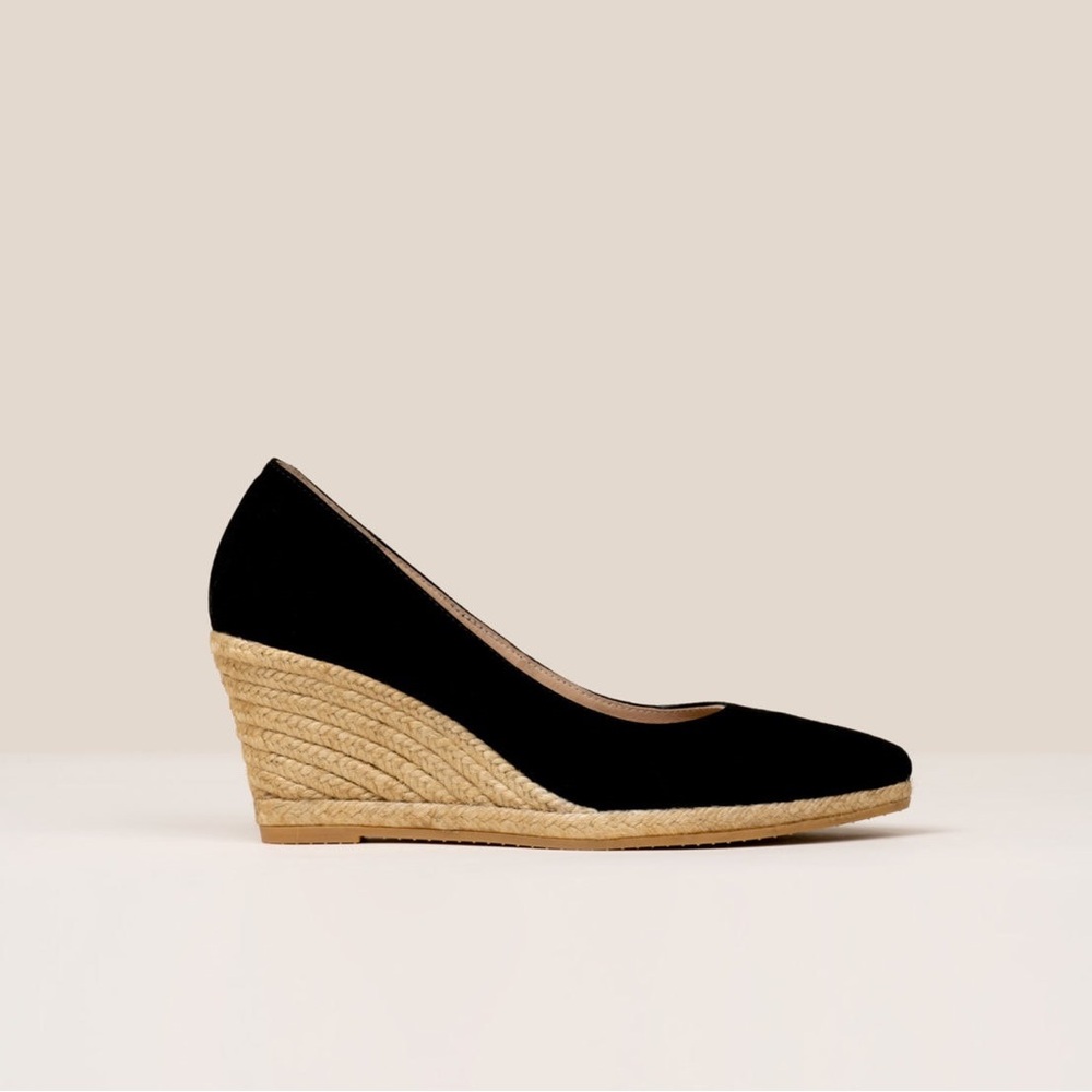 Elegant Black Wedge Shoes